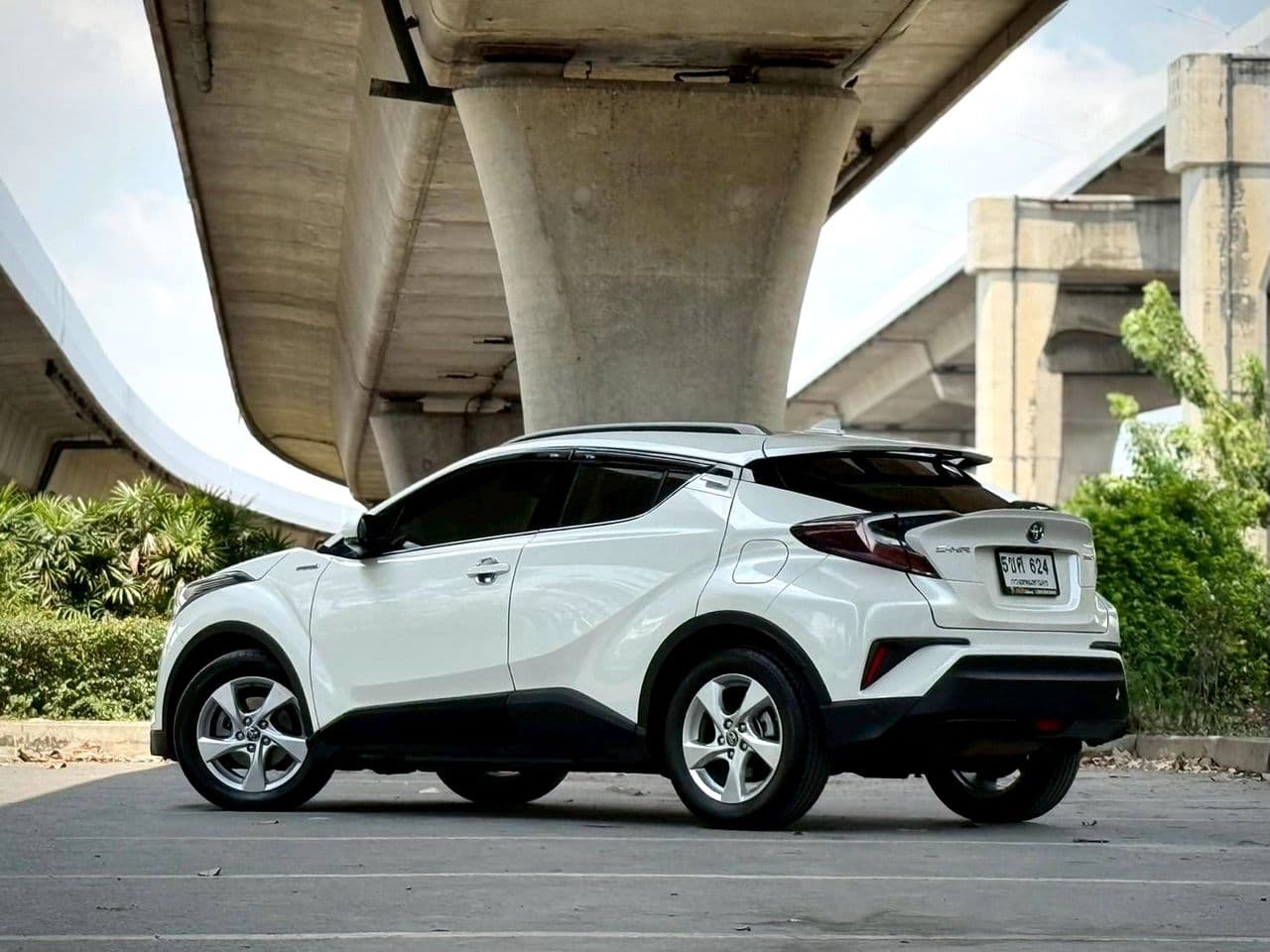 Toyota C-HR 1.8 Hybrid High AT. 2018 Registered 2019