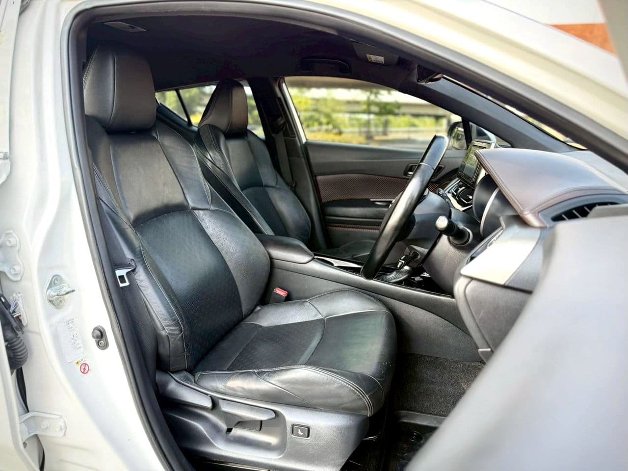 Toyota C-HR 1.8 Hybrid High AT. 2018 Registered 2019