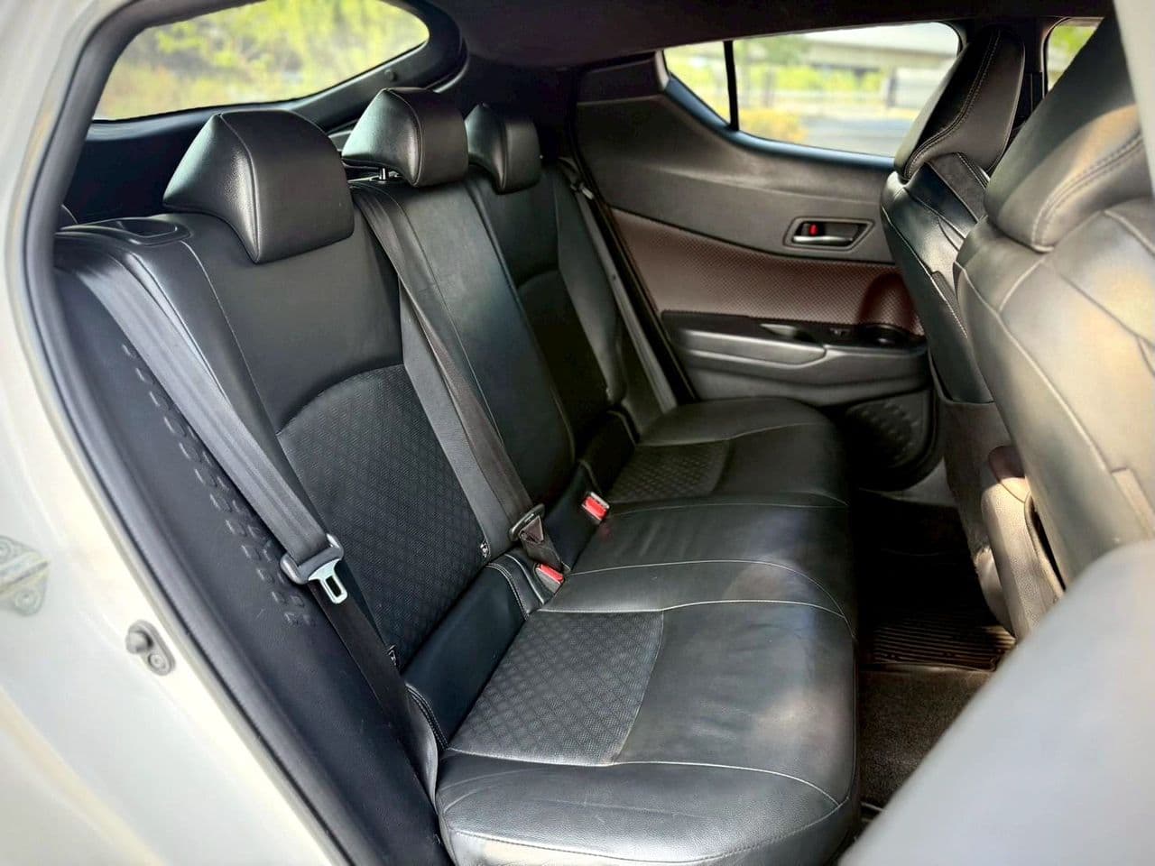 Toyota C-HR 1.8 Hybrid High AT. 2018 Registered 2019