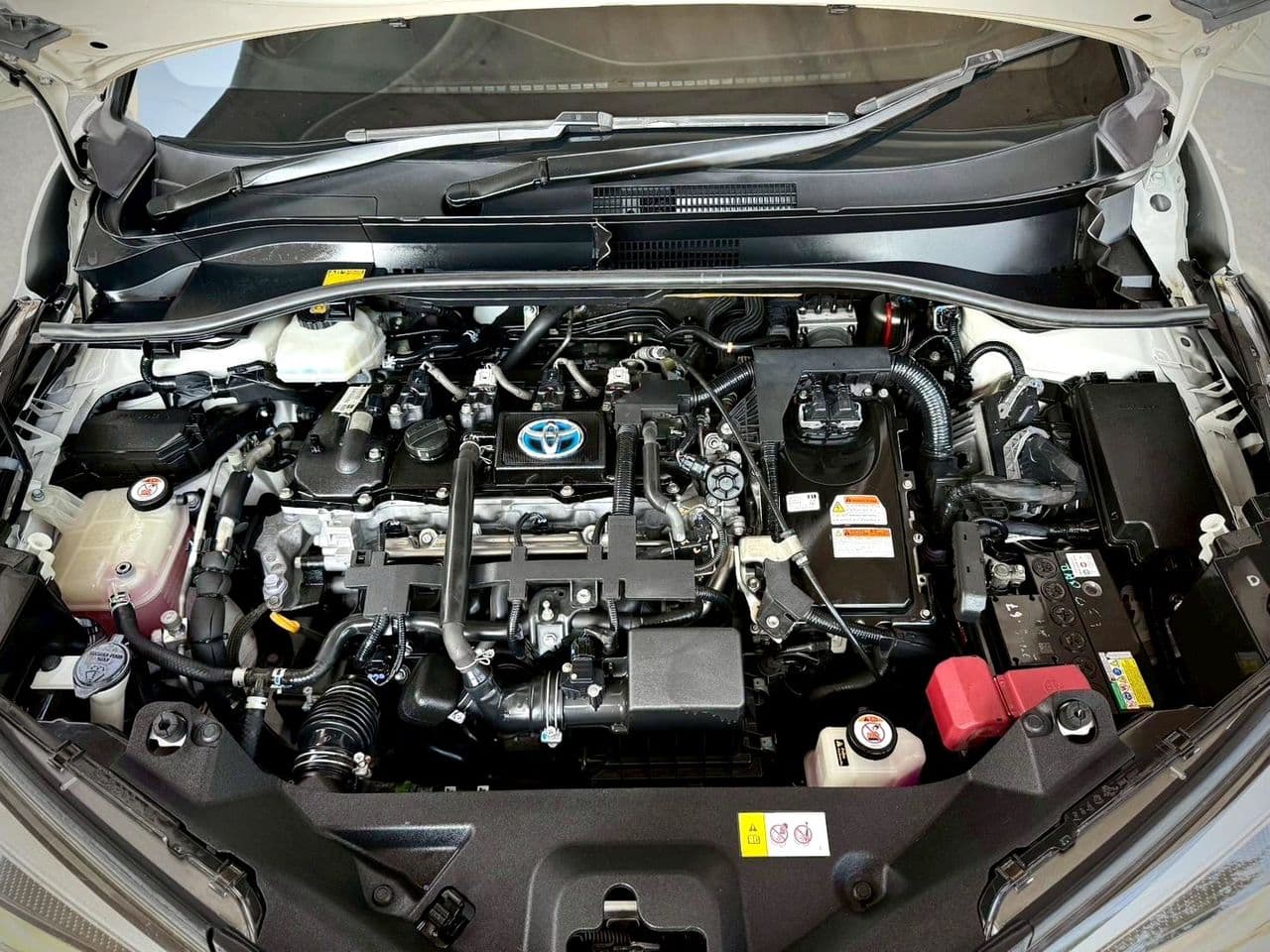 Toyota C-HR 1.8 Hybrid High AT. 2018 Registered 2019