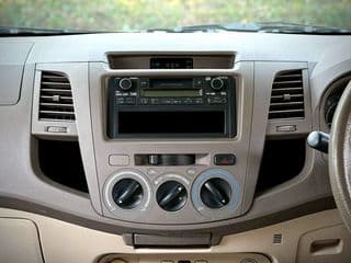 Toyota HILUX VIGO 2.5 E Extra Cab MT. 2006 - image blurred placeholder