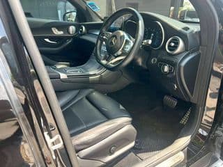 2020 benz Glc220d 4WD - image blurred placeholder