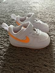 Toddler Shoes Size 5C - image blurred placeholder