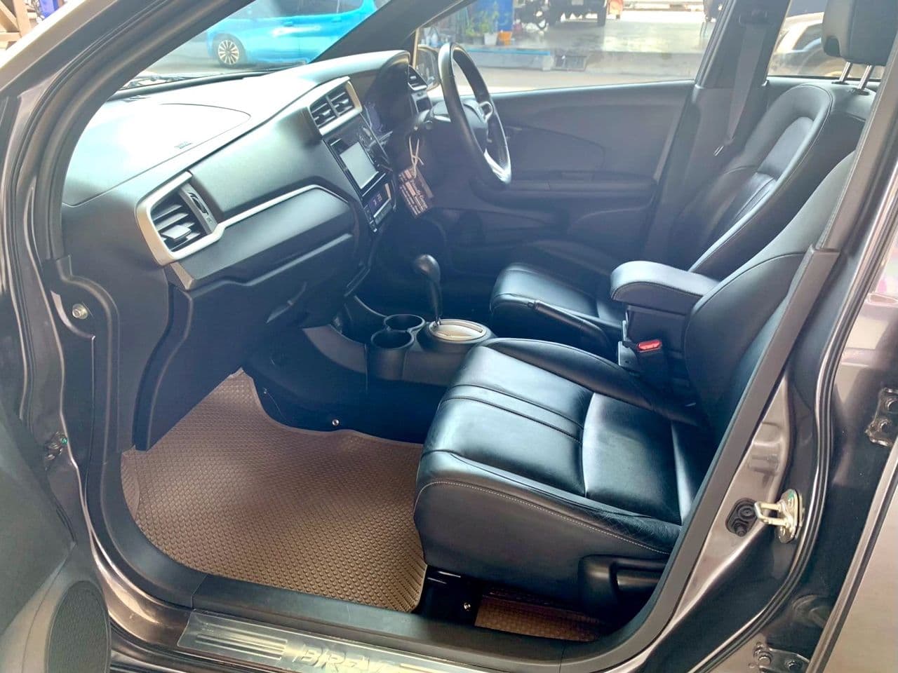 ปี 2016 HONDA BR-V 1.5 SV A/T