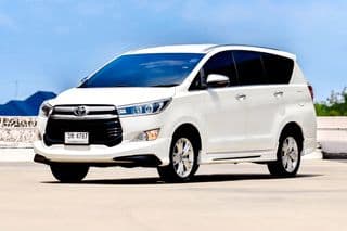 2018 Toyota Innova 2.8V A/T - image blurred placeholder