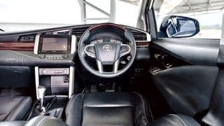 2018 Toyota Innova 2.8V A/T - image blurred placeholder