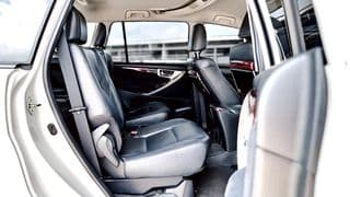 2018 Toyota Innova 2.8V A/T - image blurred placeholder