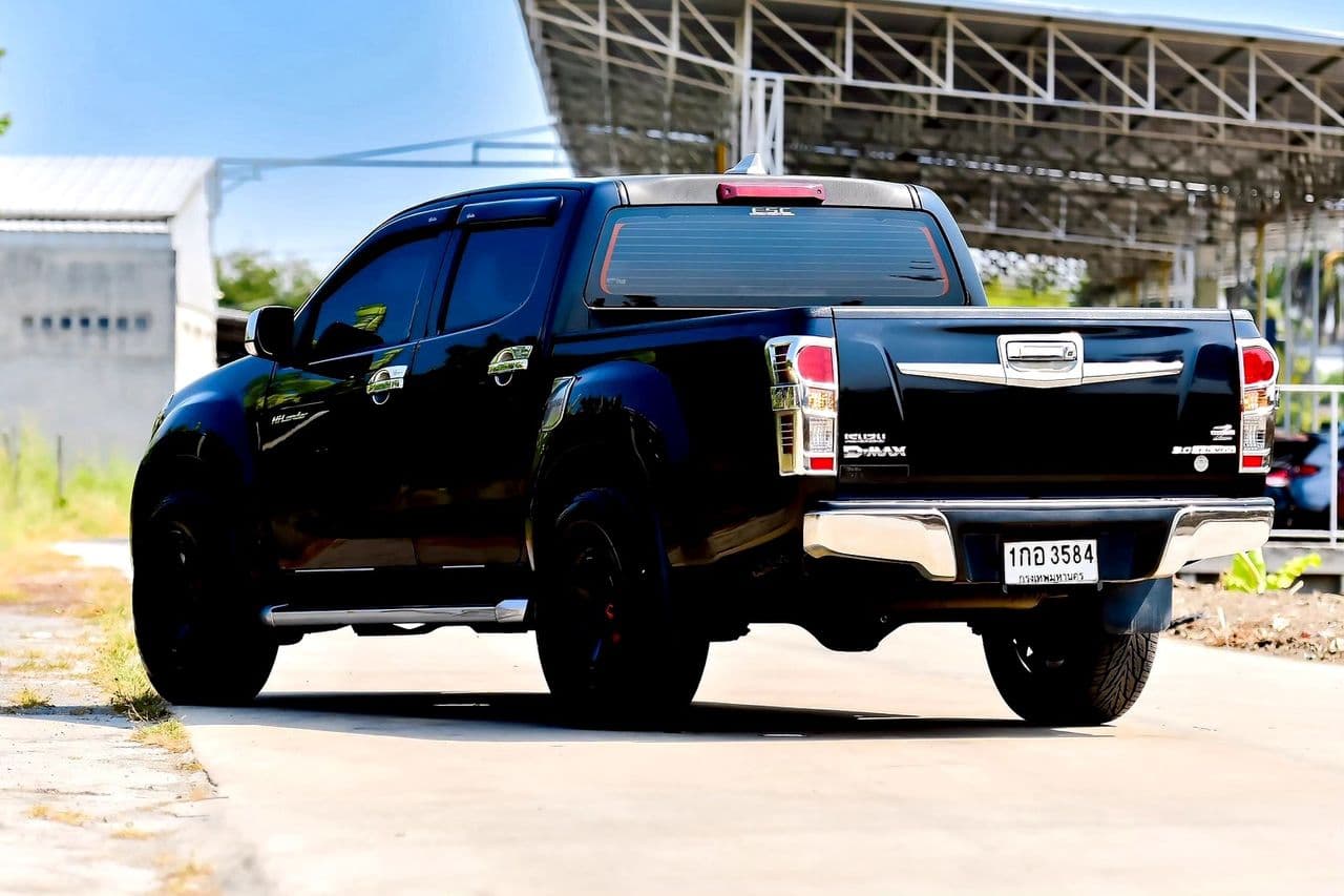 2013 Isuzu D-max hilander 3.0 Ddi VGS Z-Preztise M/T