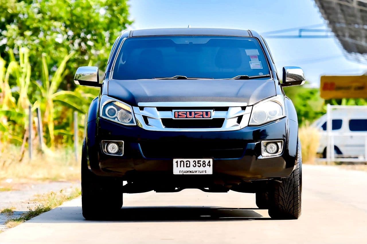 2013 Isuzu D-max hilander 3.0 Ddi VGS Z-Preztise M/T