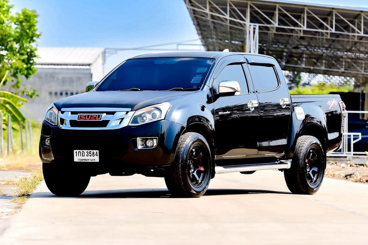 2013 Isuzu D-max hilander 3.0 Ddi VGS Z-Preztise M/T