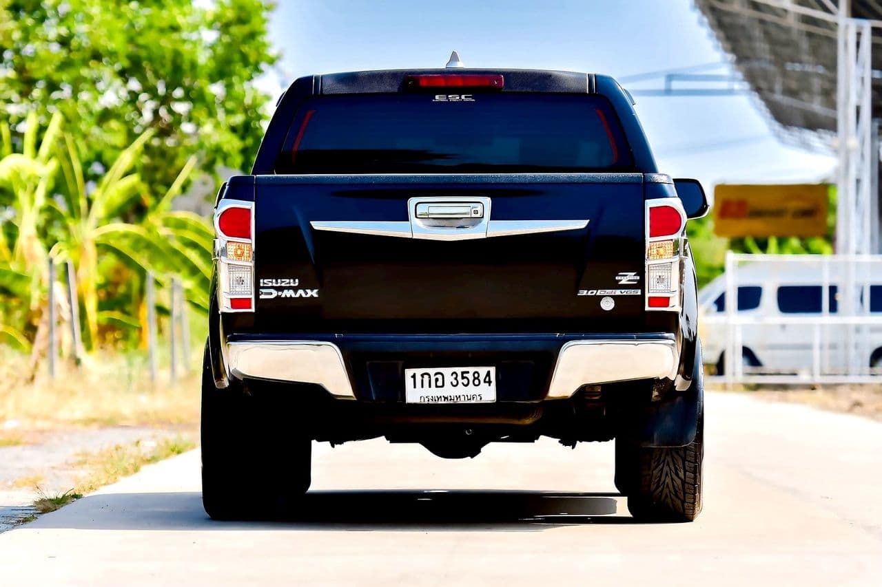 2013 Isuzu D-max hilander 3.0 Ddi VGS Z-Preztise M/T