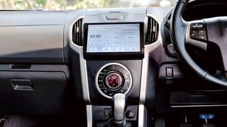 2013 Isuzu D-max hilander 3.0 Ddi VGS Z-Preztise M/T - image blurred placeholder