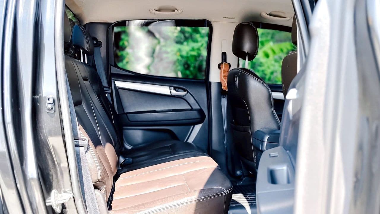 2013 Isuzu D-max hilander 3.0 Ddi VGS Z-Preztise M/T