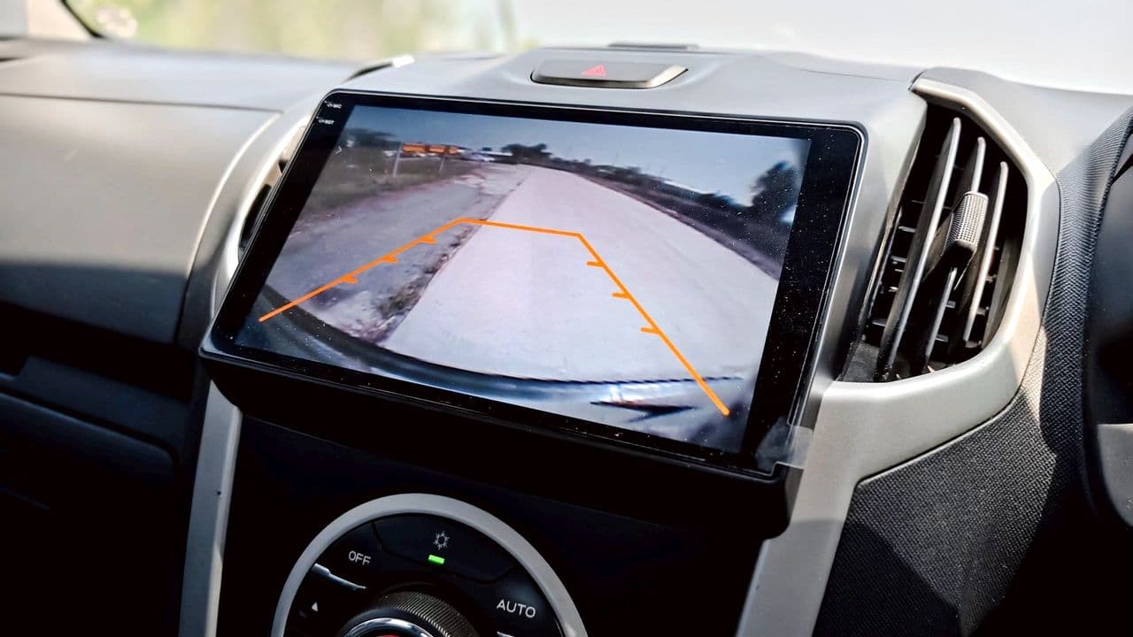 2013 Isuzu D-max hilander 3.0 Ddi VGS Z-Preztise M/T