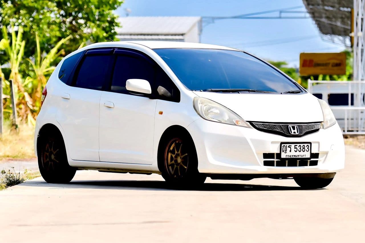 2011 Honda Jazz 1.5 S i-VTEC แฮทช์แบ็ก A/T