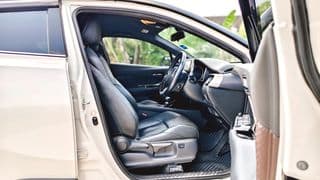 2019 TOYOTA C-HR 1.8 Hybrid High TOP A/T - image blurred placeholder