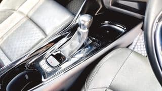 2019 TOYOTA C-HR 1.8 Hybrid High TOP A/T - image blurred placeholder