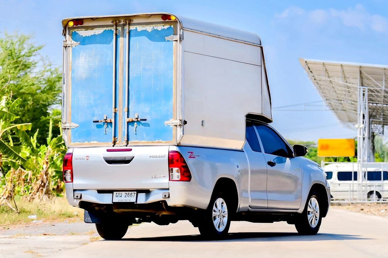 2021 TOYOTA Hilux Revo Smart Cab 2.4 6M/T