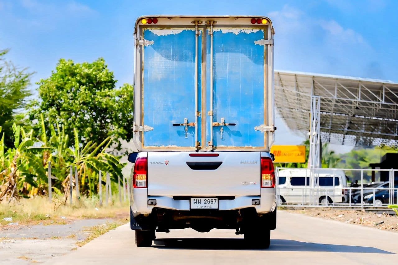 2021 TOYOTA Hilux Revo Smart Cab 2.4 6M/T
