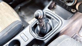 2021 TOYOTA Hilux Revo Smart Cab 2.4 6M/T - image blurred placeholder