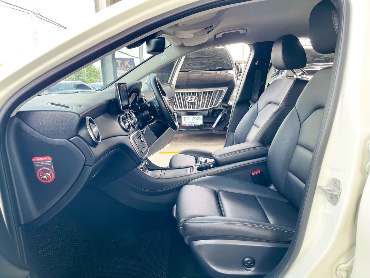 2017 MERCEDES-BENZ GLA200 1.6 Urban W156