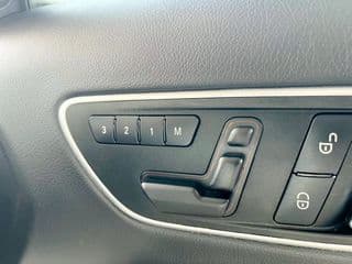 2017 MERCEDES-BENZ GLA200 1.6 Urban W156 - image blurred placeholder