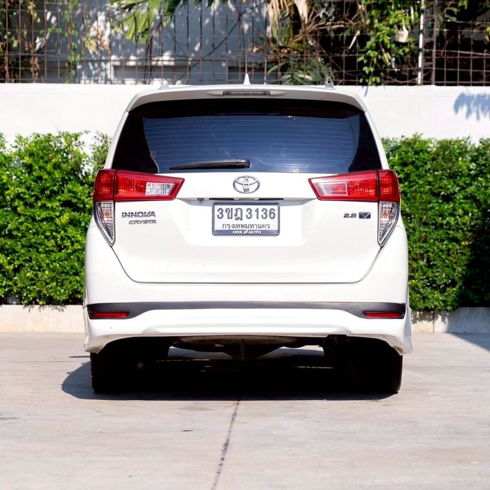2017 TOYOTA INNOVA CRYSTA 2.8 V