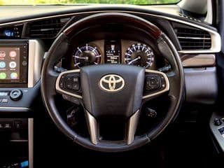 2017 TOYOTA INNOVA CRYSTA 2.8 V - image blurred placeholder