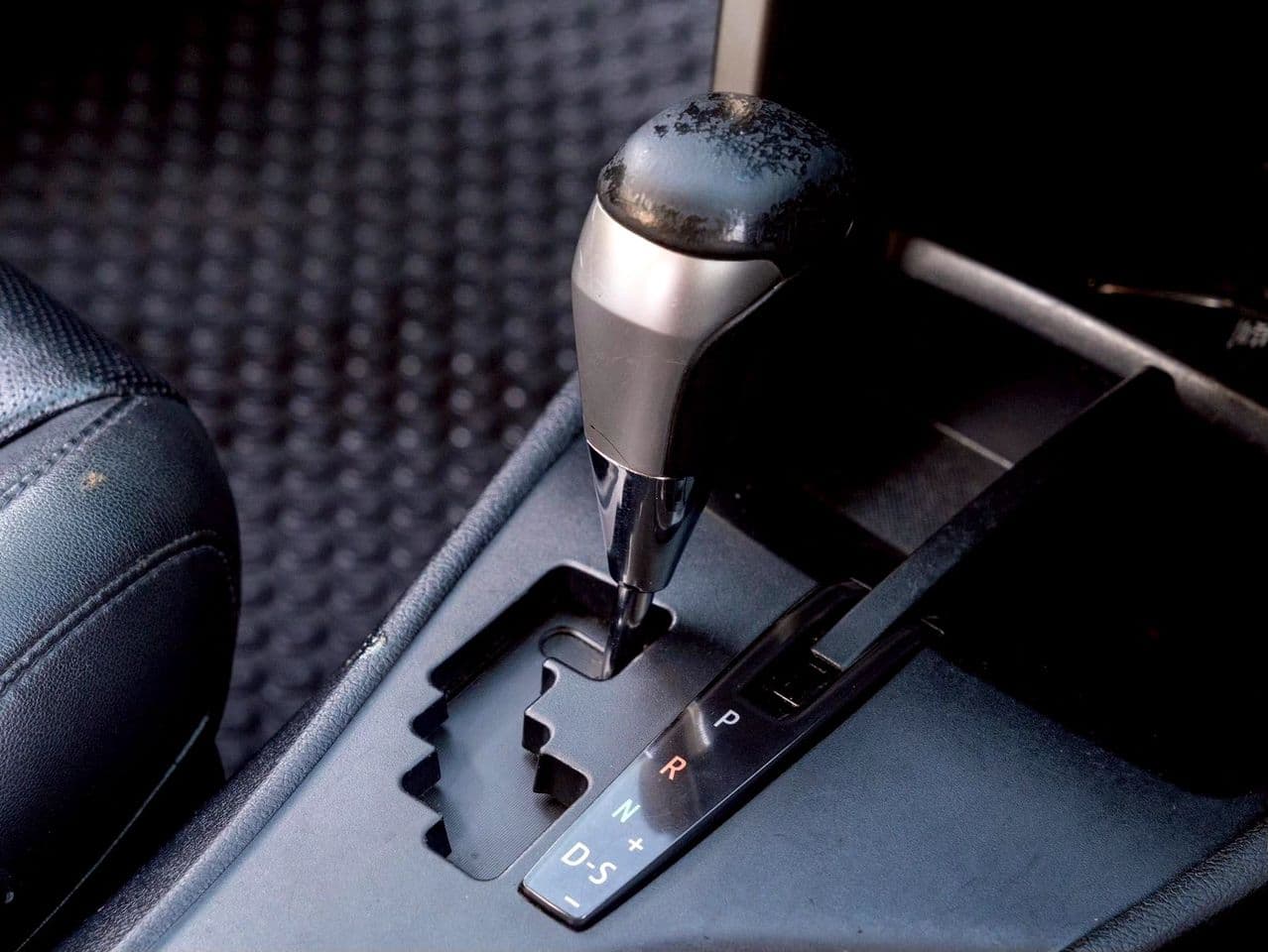 2017 TOYOTA INNOVA CRYSTA 2.8 V