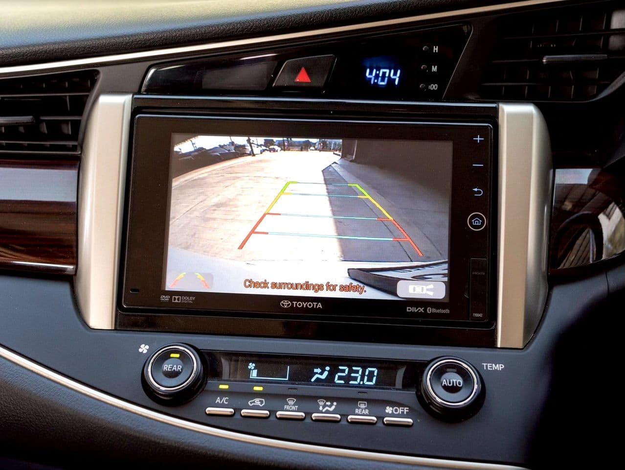 2017 TOYOTA INNOVA CRYSTA 2.8 V