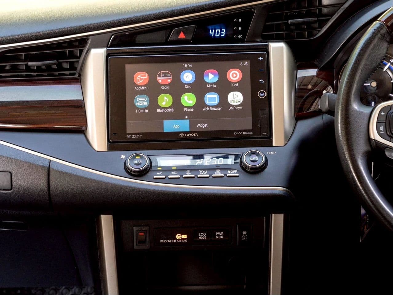 2017 TOYOTA INNOVA CRYSTA 2.8 V