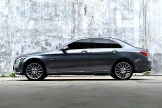 ปี 2017 Benz C350e AMG Dynamic W205 - image blurred placeholder