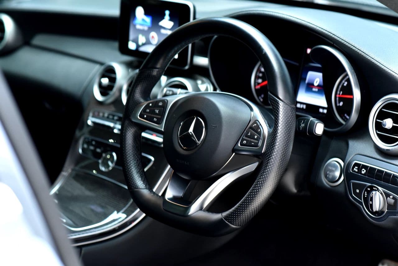 ปี 2017 Benz C350e AMG Dynamic W205