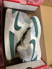 รองเท้า Nike Court Vision Mid Next Nature - image blurred placeholder