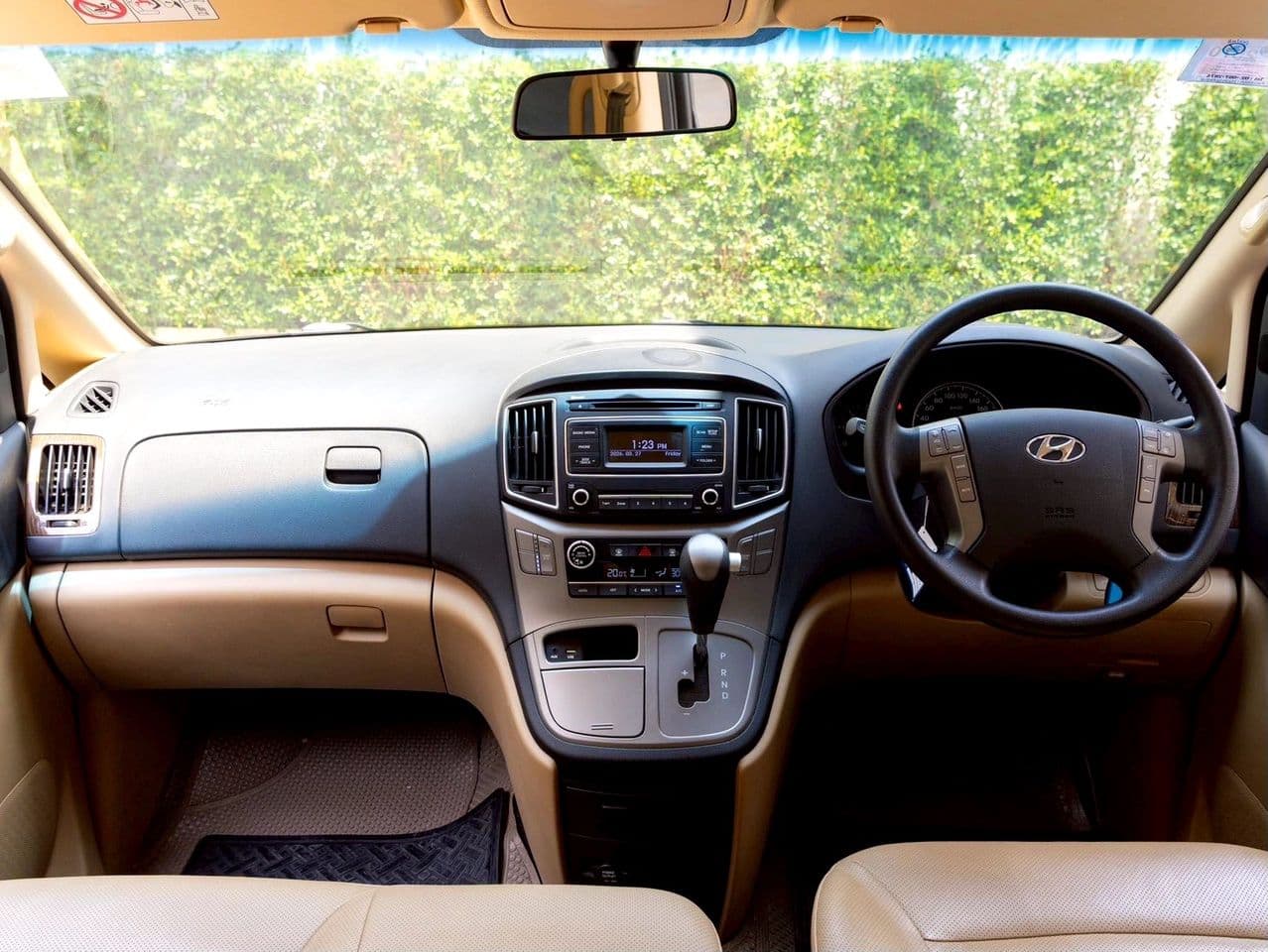 HYUNDAI H-1 2.5 ELITE NS ปี 2023