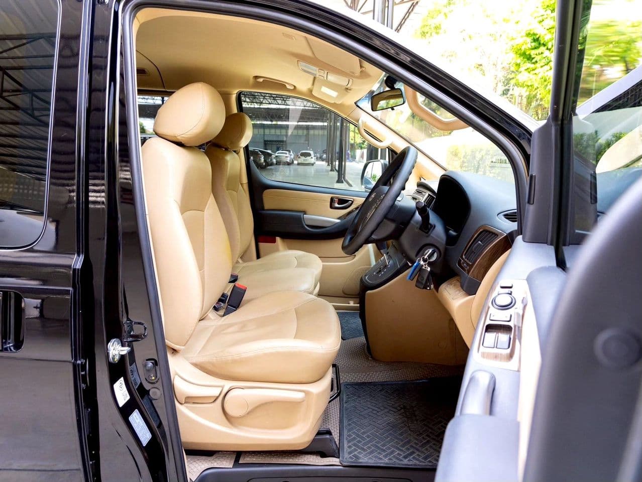 HYUNDAI H-1 2.5 ELITE NS ปี 2023