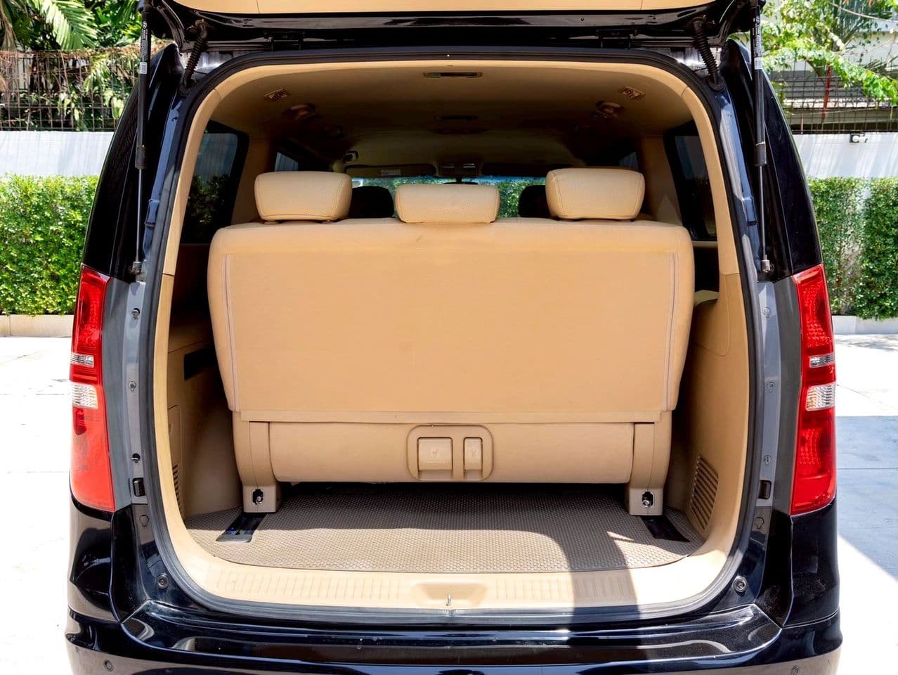 HYUNDAI H-1 2.5 ELITE NS ปี 2023