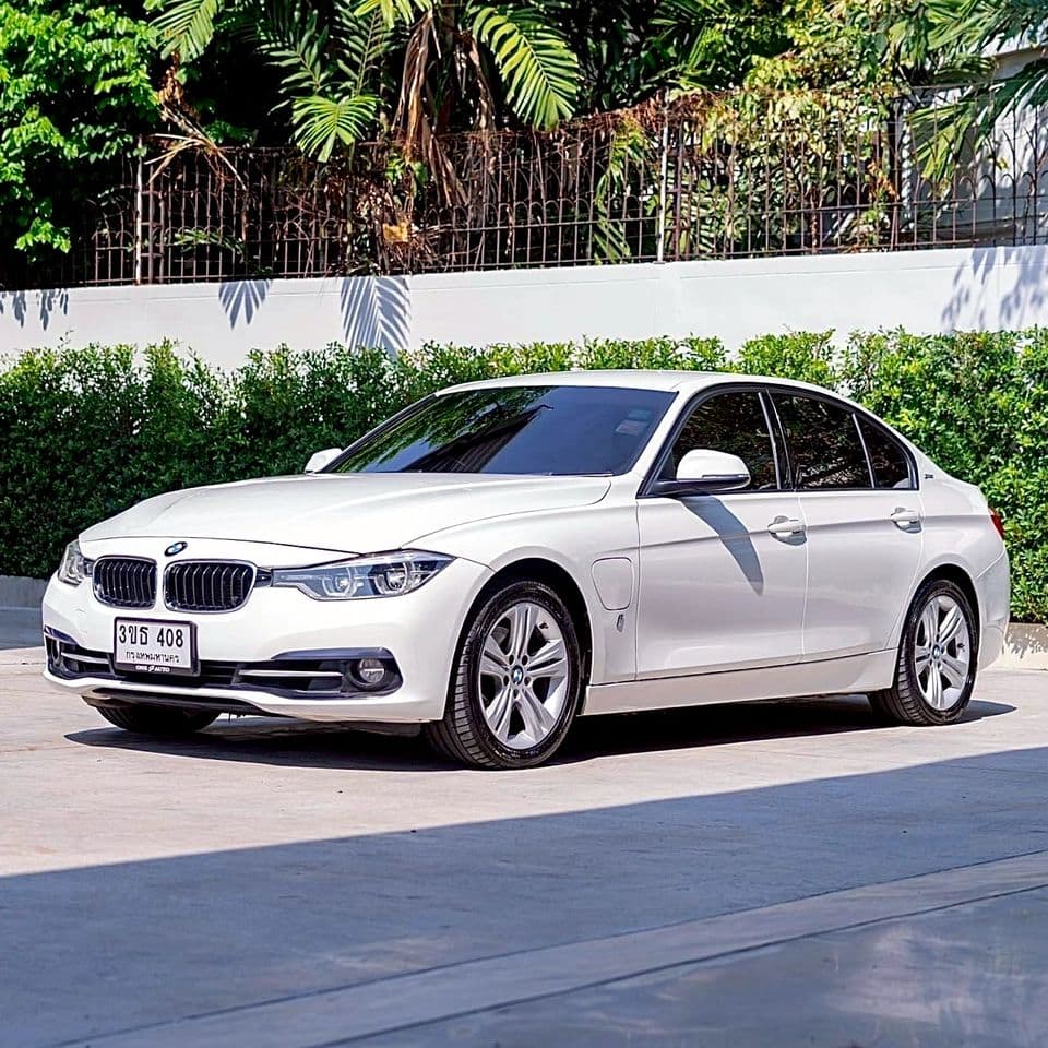 2017 BMW 330e 2.0 Iconic (CKD) F30