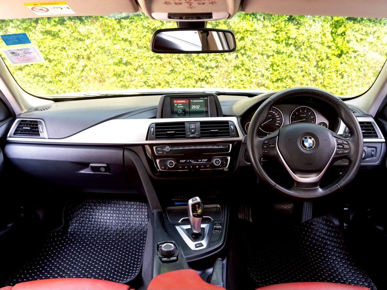 2017 BMW 330e 2.0 Iconic (CKD) F30