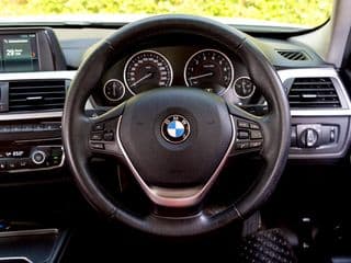 2017 BMW 330e 2.0 Iconic (CKD) F30 - image blurred placeholder