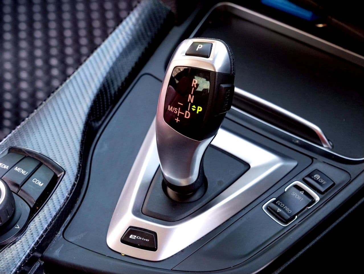 2017 BMW 330e 2.0 Iconic (CKD) F30