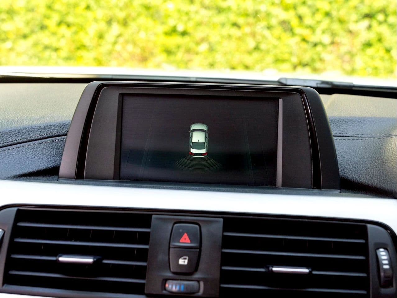 2017 BMW 330e 2.0 Iconic (CKD) F30