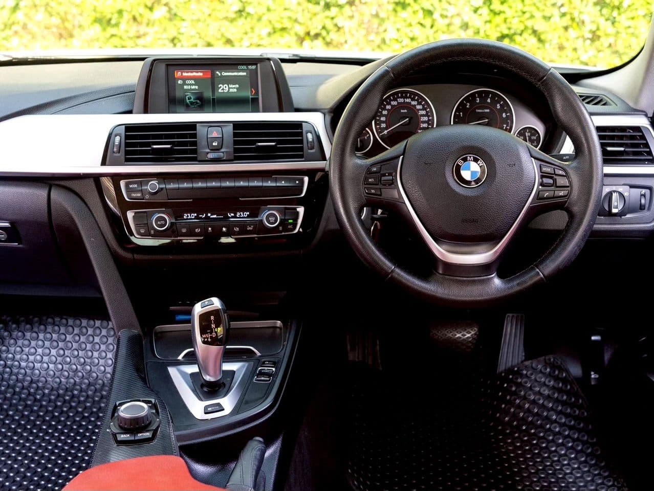 2017 BMW 330e 2.0 Iconic (CKD) F30