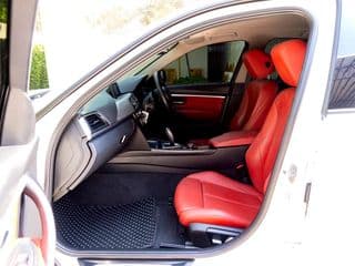 2017 BMW 330e 2.0 Iconic (CKD) F30 - image blurred placeholder