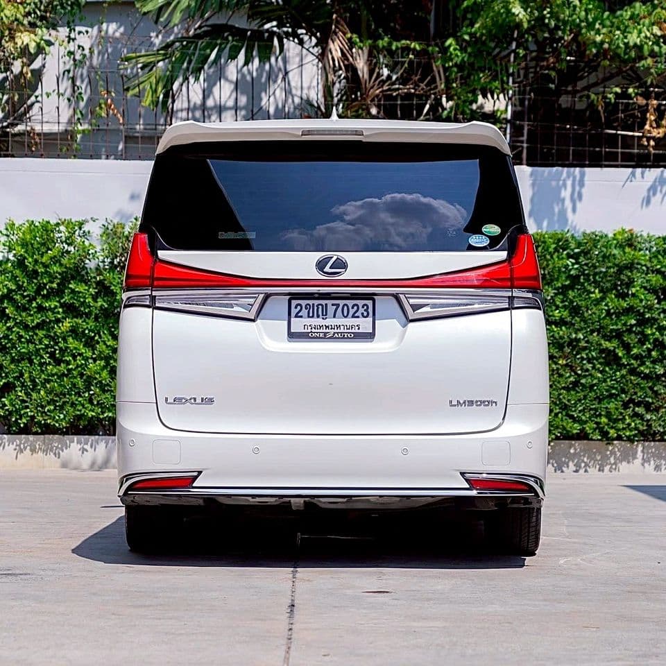 2015 TOYOTA VELLFIRE 2.5 Hybrid (ชุดแต่ง LEXUS LM300)