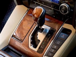 2015 TOYOTA VELLFIRE 2.5 Hybrid (ชุดแต่ง LEXUS LM300) - image blurred placeholder