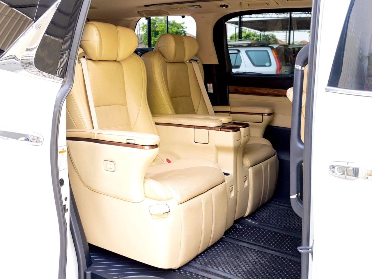 2015 TOYOTA VELLFIRE 2.5 Hybrid (ชุดแต่ง LEXUS LM300)