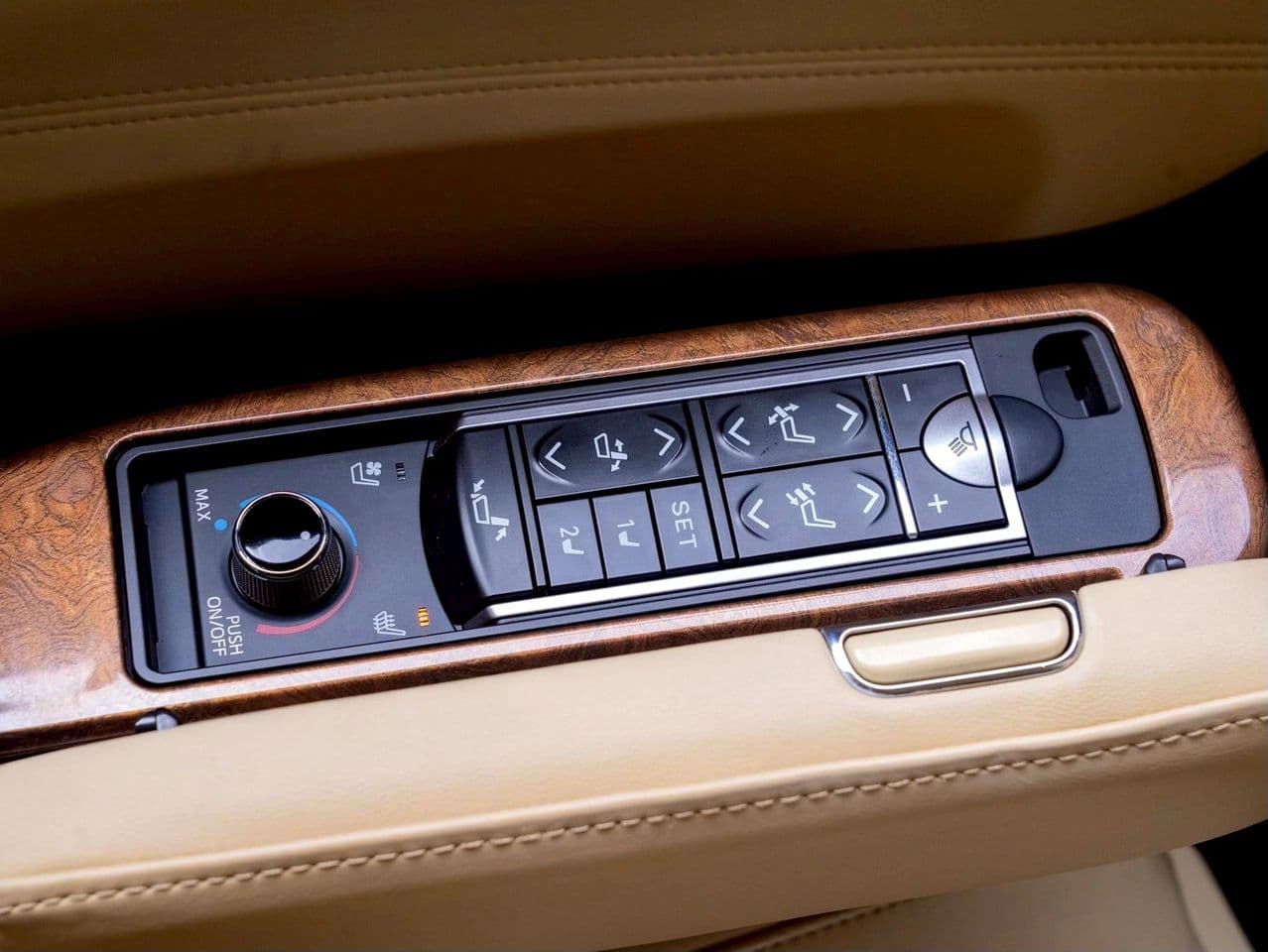 2015 TOYOTA VELLFIRE 2.5 Hybrid (ชุดแต่ง LEXUS LM300)