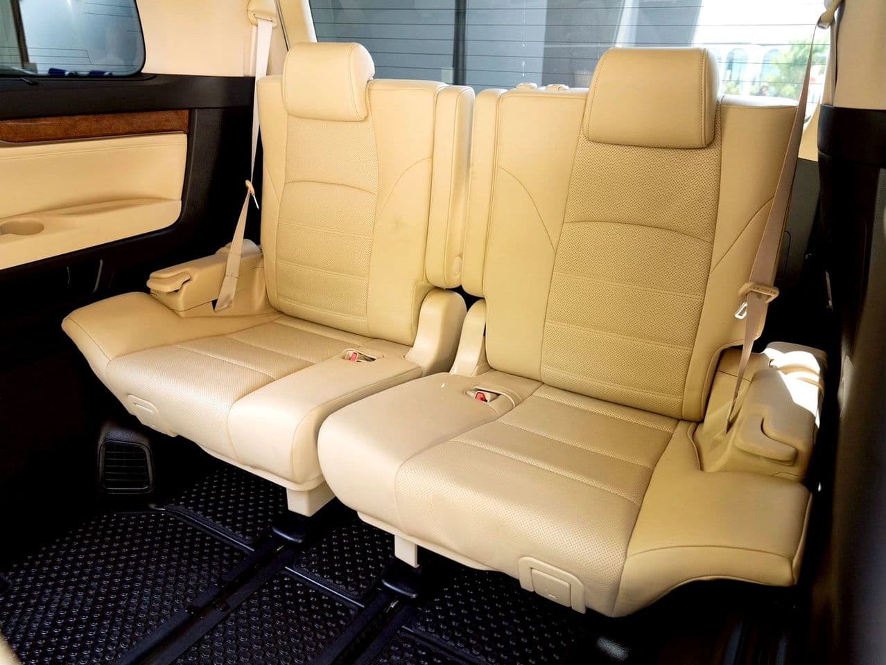 2015 TOYOTA VELLFIRE 2.5 Hybrid (ชุดแต่ง LEXUS LM300)