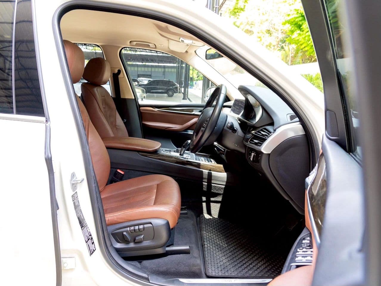 BMW X5 ปี 2014 2.0 sDrive25d Pure Experience (F15)